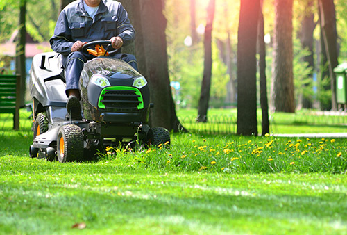 Monnick Supply in Marlborough and Framingham, MA - Lawn Care